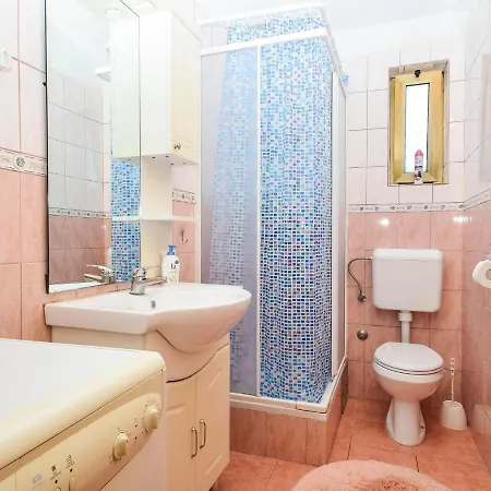 Duje בית הארחה זאדאר