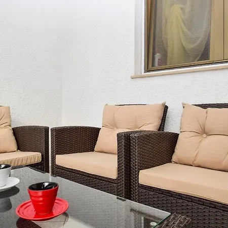 Duje בית הארחה